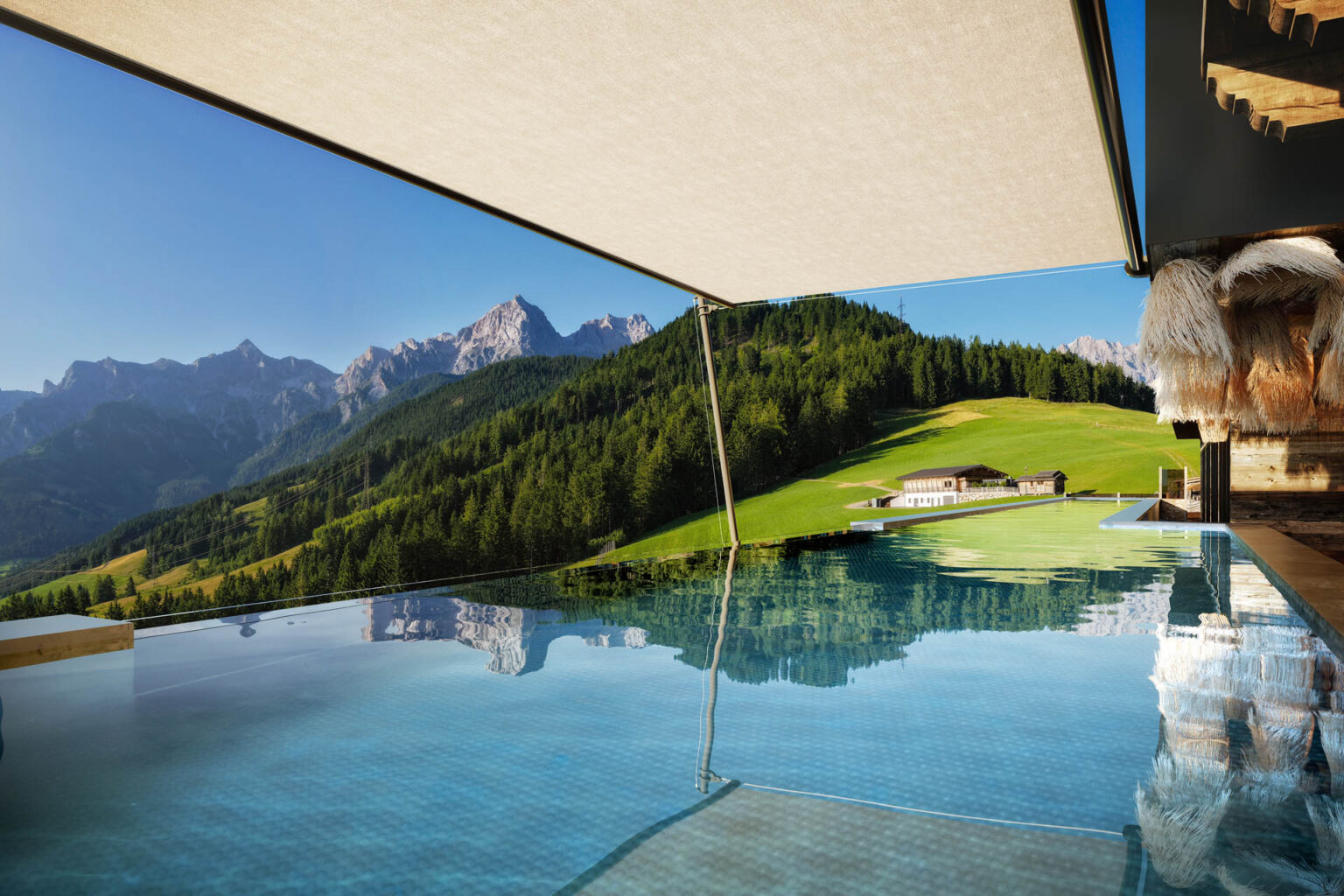 Infinitypool Hotel Jufenalm Bergblick Spa Bereich Alpenpanorama